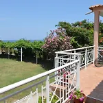 Giannis αdults Only Casa de hóspedes Koinira