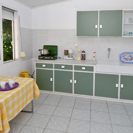 Giannis αdults Only