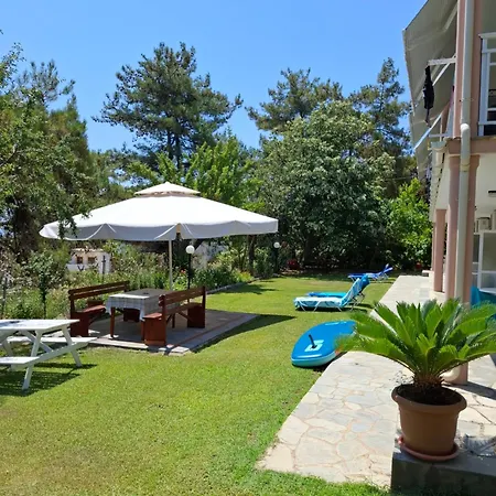 ゲストハウス Giannis αdults Only コイニラ