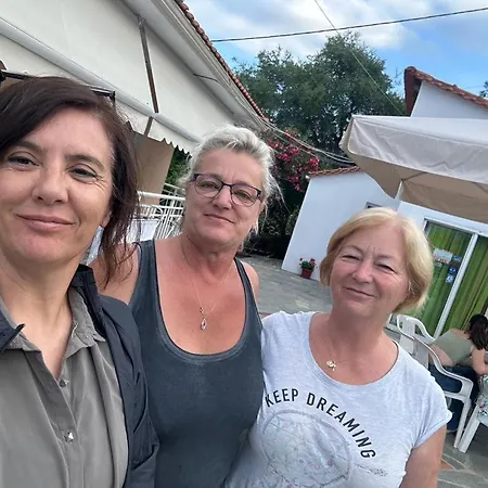 Giannis αdults Only 3* Koinira