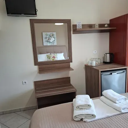 Giannis αdults Only Pensión 3*