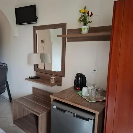 Giannis αdults Only Pensión