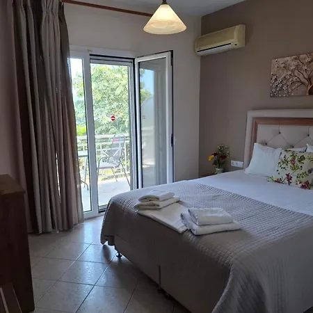 Giannis αdults Only Pensión 3*