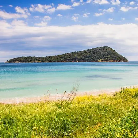 Pensión Giannis αdults Only Koinira