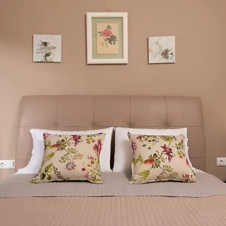 Giannis αdults Only Koinira