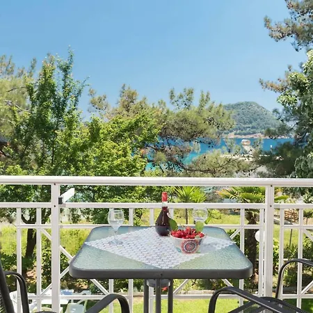 Giannis αdults Only 3* Koinira