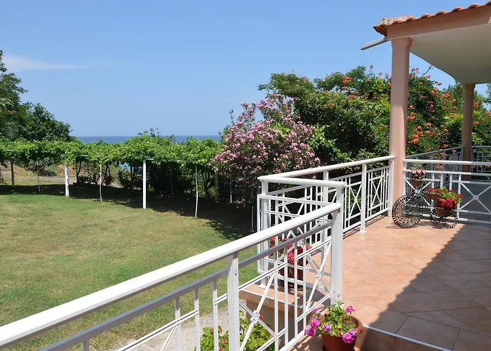 Giannis αdults Only Casa de hóspedes Koinira