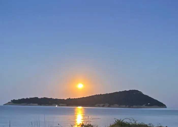 Giannis αdults Only Casa de hóspedes Koinira