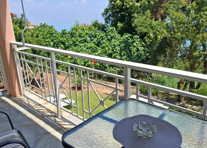 Giannis αdults Only 3*