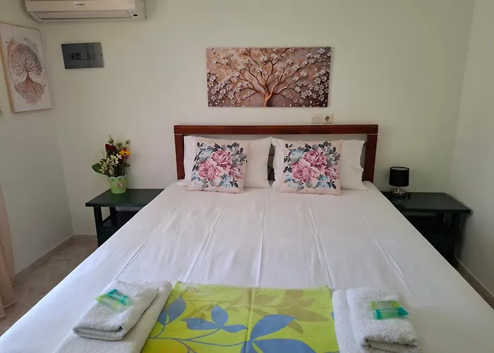 Giannis αdults Only Casa de hóspedes Koinira